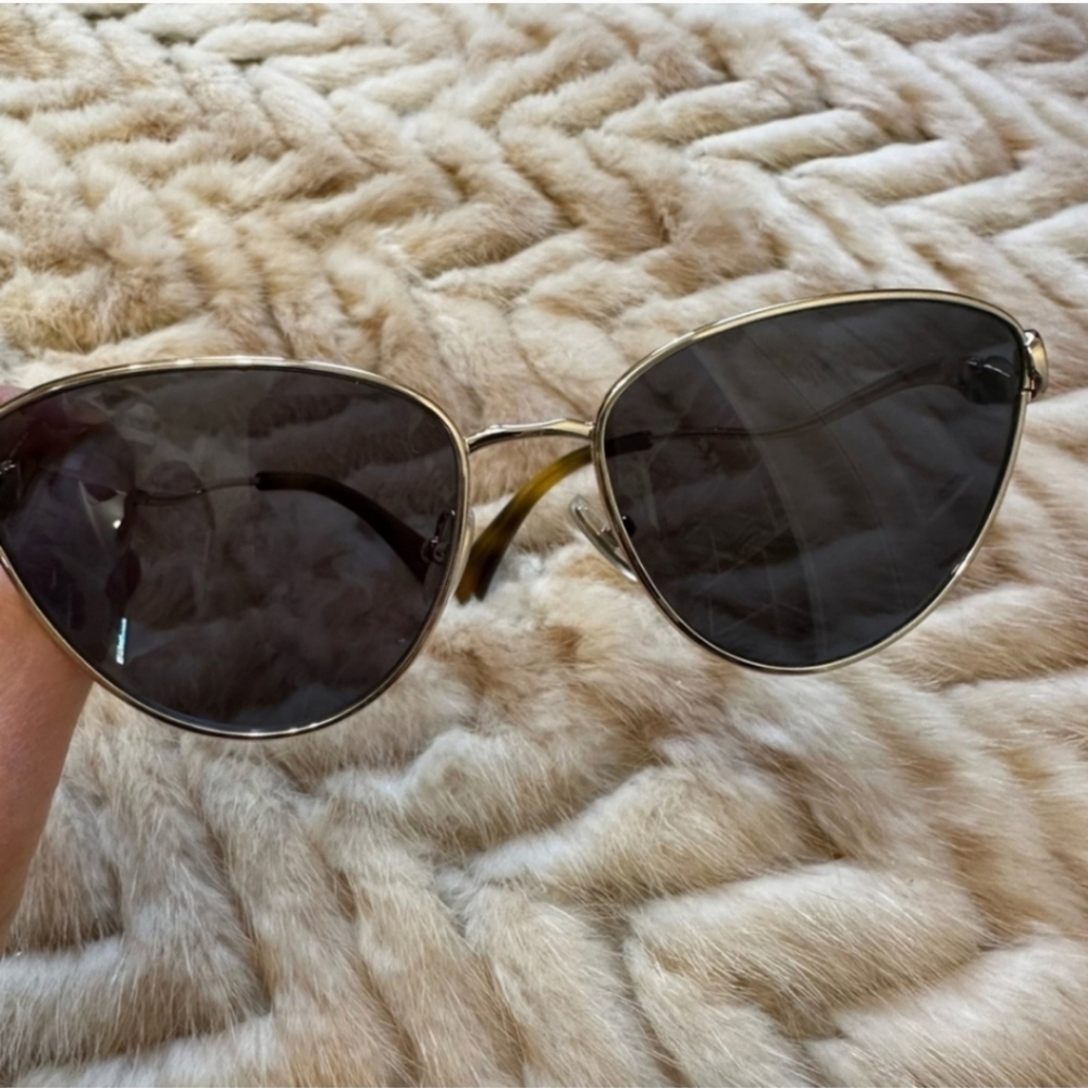 LANVIN Elegant Black and Gold Cat-Eye Sunglasses